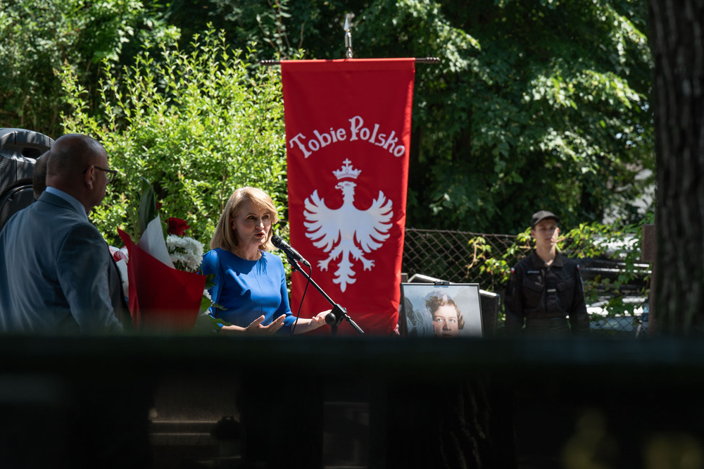 Uroczystość oznaczenia znakiem pamięci „Tobie Polsko” grobu śp. Marii Kujawskiej. Fot.: IPN Krzysztof Łojko