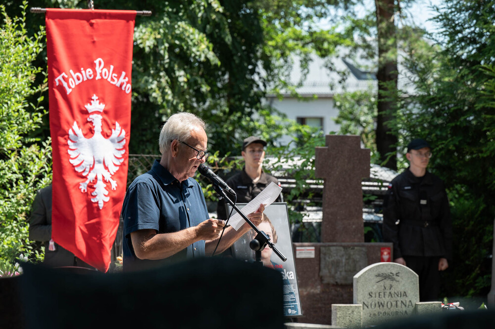 Uroczystość oznaczenia znakiem pamięci „Tobie Polsko” grobu śp. Marii Kujawskiej. Fot.: IPN Krzysztof Łojko