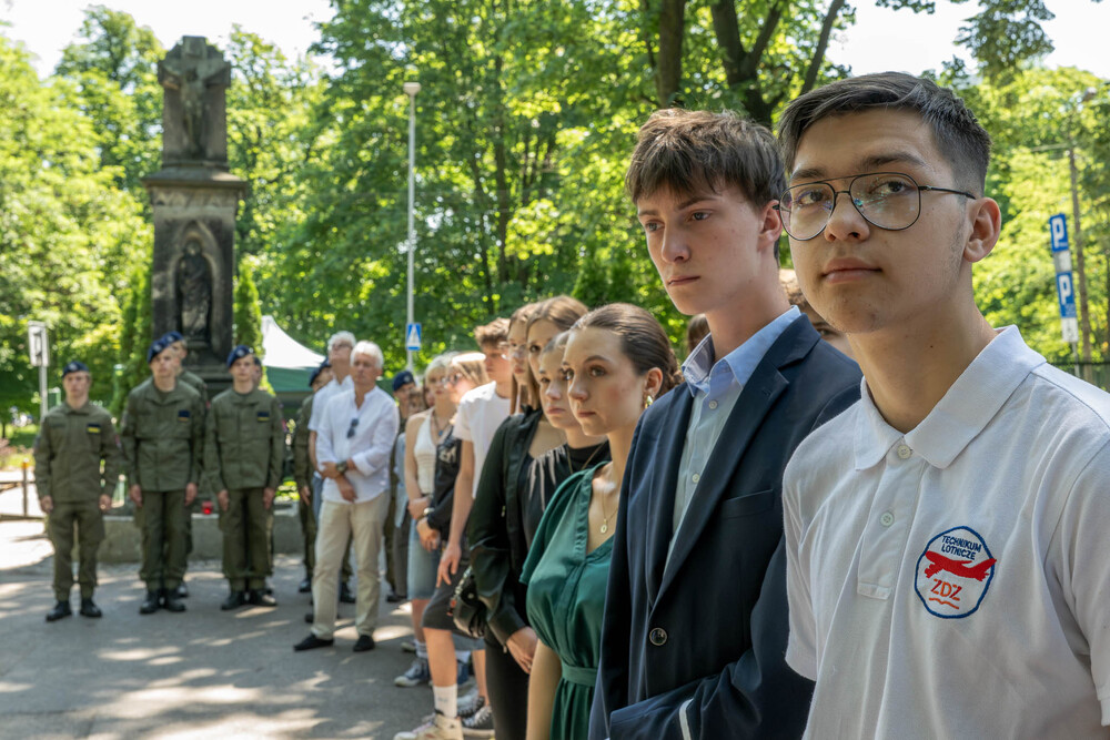 Uroczystość oznaczenia znakiem pamięci „Tobie Polsko” grobu śp. Florentyny i Teofila Pojdów. Fot.: IPN Krzysztof Łojko