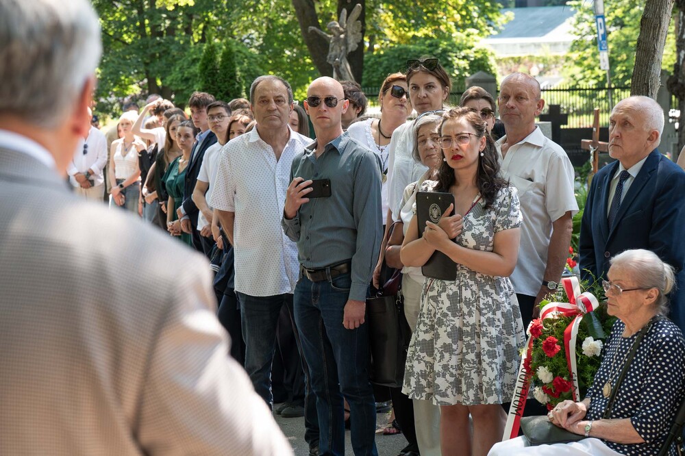 Uroczystość oznaczenia znakiem pamięci „Tobie Polsko” grobu śp. Florentyny i Teofila Pojdów. Fot.: IPN Krzysztof Łojko