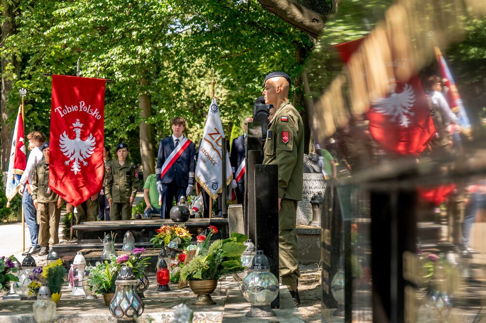 Uroczystość oznaczenia znakiem pamięci „Tobie Polsko” grobu śp. Florentyny i Teofila Pojdów. Fot.: IPN Krzysztof Łojko