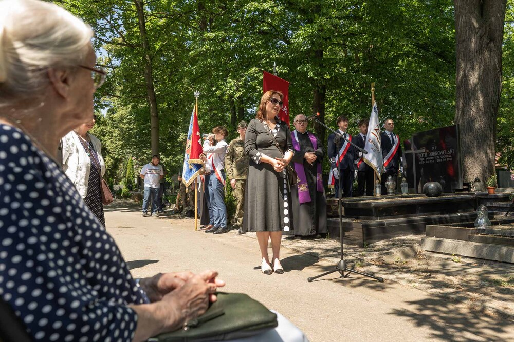 Uroczystość oznaczenia znakiem pamięci „Tobie Polsko” grobu śp. Florentyny i Teofila Pojdów. Fot.: IPN Krzysztof Łojko