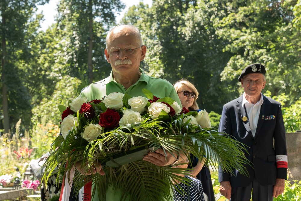Uroczystość oznaczenia znakiem pamięci „Tobie Polsko” grobu śp. Florentyny i Teofila Pojdów. Fot.: IPN Krzysztof Łojko