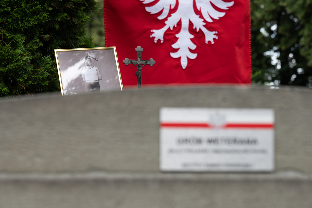Oznaczenia znakiem pamięci „Tobie Polsko” grobu powstańca śląskiego Józefa Dreyzy. Fot.: IPN Krzysztof Łojko