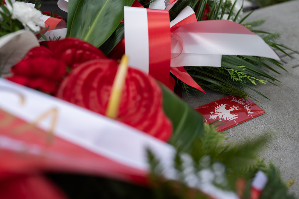 Oznaczenia znakiem pamięci „Tobie Polsko” grobu powstańca śląskiego Józefa Dreyzy. Fot.: IPN Krzysztof Łojko