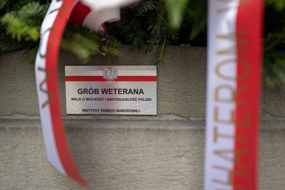 Oznaczenia znakiem pamięci „Tobie Polsko” grobu powstańca śląskiego Józefa Dreyzy. Fot.: IPN Krzysztof Łojko