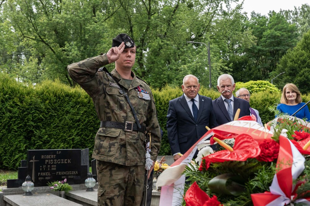 Uroczystość oznaczenia znakiem pamięci „Tobie Polsko” grobu powstańca śląskiego Józefa Dreyzy. Fot.: IPN Krzysztof Łojko
