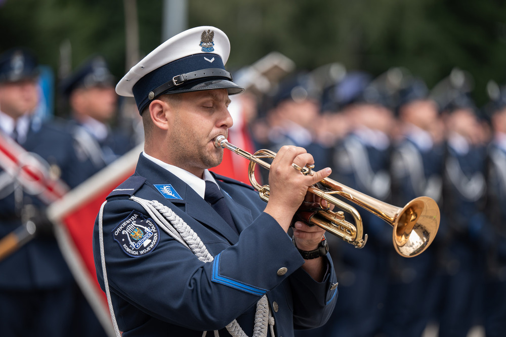 Dr Andrzej Sznajder, Dyrektor Oddziału IPN w Katowicach uhonorowany Srebrnym Medalem za Zasługi dla Policji. Fot.: IPN Krzysztof Łojko