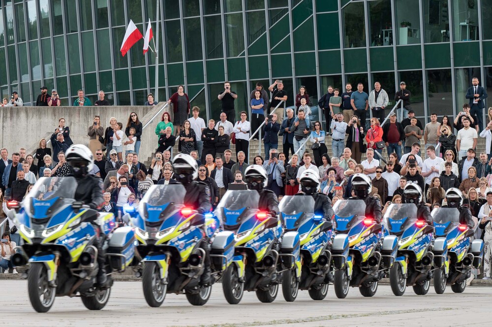 Dr Andrzej Sznajder, Dyrektor Oddziału IPN w Katowicach uhonorowany Srebrnym Medalem za Zasługi dla Policji. Fot.: IPN Krzysztof Łojko