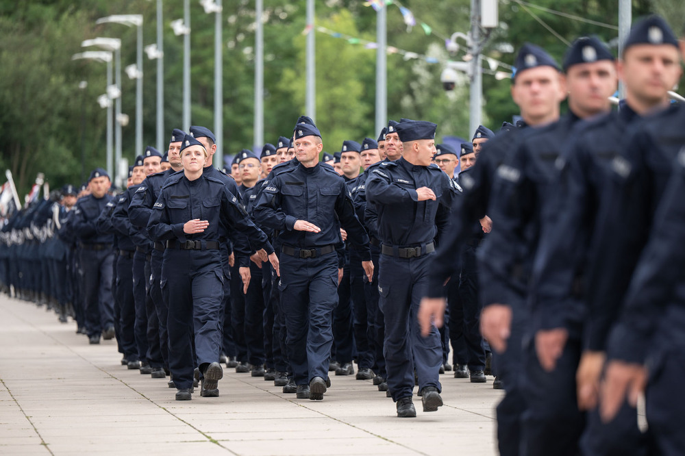 Dr Andrzej Sznajder, Dyrektor Oddziału IPN w Katowicach uhonorowany Srebrnym Medalem za Zasługi dla Policji. Fot.: IPN Krzysztof Łojko