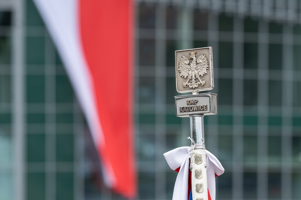 Dr Andrzej Sznajder, Dyrektor Oddziału IPN w Katowicach uhonorowany Srebrnym Medalem za Zasługi dla Policji. Fot.: IPN Krzysztof Łojko