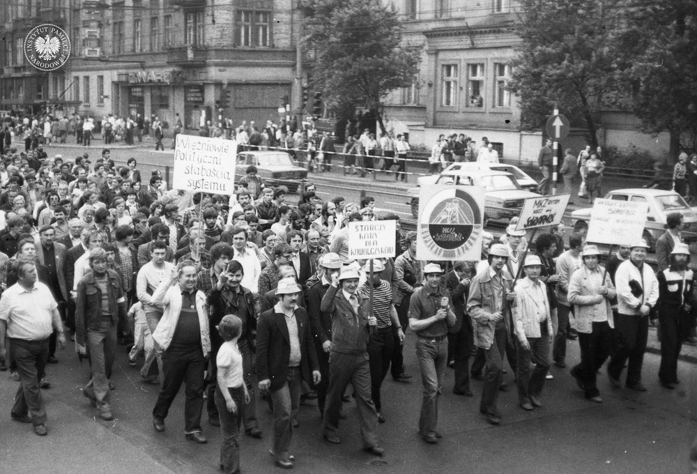 Manifestacja na ul. Warszawskiej (IPN Ka 435/201/7)