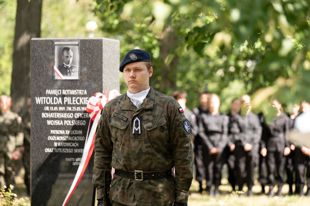 Uroczyste rozpoczęcie roku szkolnego i odsłonięcie tablicy poświęconej rtm. Witoldowi Pileckiemu – Katowice, 1 września 2026. Fot.: IPN Krzysztof Łojko
