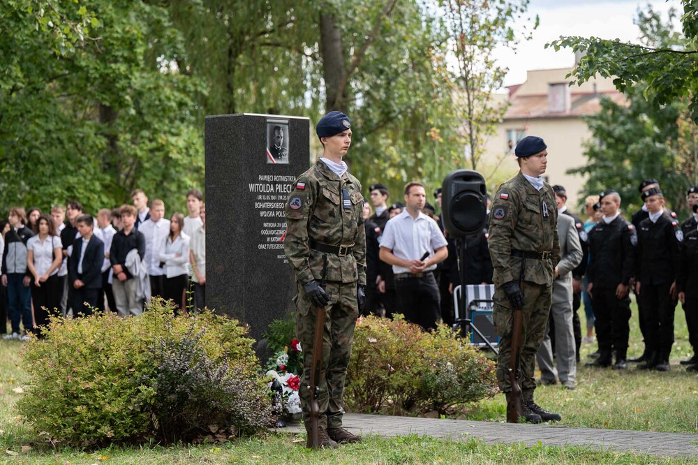 Uroczyste rozpoczęcie roku szkolnego i odsłonięcie tablicy poświęconej rtm. Witoldowi Pileckiemu – Katowice, 1 września 2026. Fot.: IPN Krzysztof Łojko
