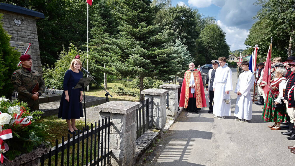 Kamesznica w hołdzie ofiarom wojny. Odsłonięto nową tablicę pamiątkową, 3 września 2026. Fot.: Fot.: Cezary Kubica - Sołectwo Kamesznica