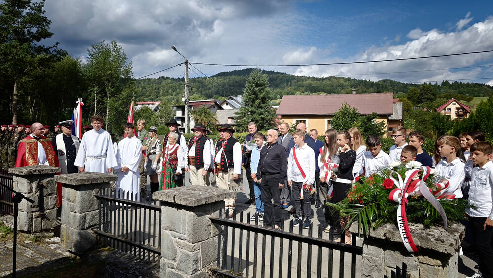 Kamesznica w hołdzie ofiarom wojny. Odsłonięto nową tablicę pamiątkową, 3 września 2026. Fot.: Fot.: Cezary Kubica - Sołectwo Kamesznica