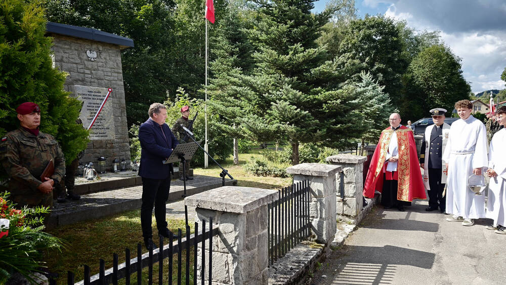 Kamesznica w hołdzie ofiarom wojny. Odsłonięto nową tablicę pamiątkową, 3 września 2026. Fot.: Fot.: Cezary Kubica - Sołectwo Kamesznica