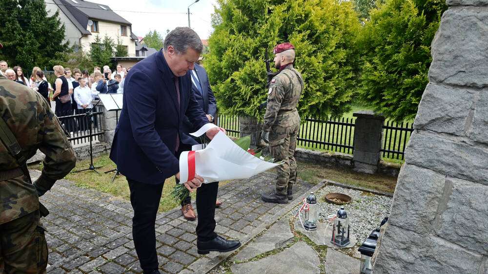 Kamesznica w hołdzie ofiarom wojny. Odsłonięto nową tablicę pamiątkową, 3 września 2026. Fot.: Fot.: Cezary Kubica - Sołectwo Kamesznica