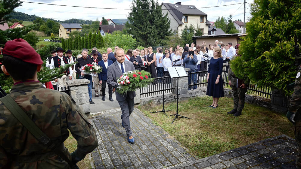 Kamesznica w hołdzie ofiarom wojny. Odsłonięto nową tablicę pamiątkową, 3 września 2026. Fot.: Fot.: Cezary Kubica - Sołectwo Kamesznica