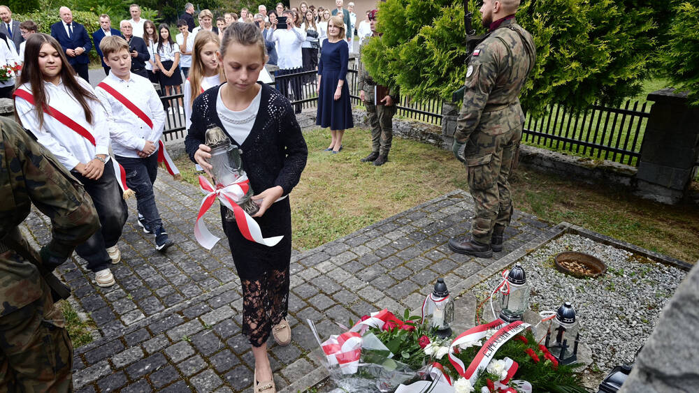 Kamesznica w hołdzie ofiarom wojny. Odsłonięto nową tablicę pamiątkową, 3 września 2026. Fot.: Fot.: Cezary Kubica - Sołectwo Kamesznica