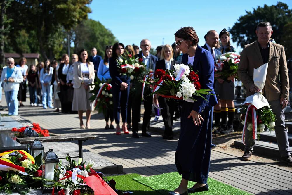 Uroczystość oznaczenia grobu śp. Edmunda Małeckiego znakiem pamięci „Tobie Polsko”. Fot.: Aleksandra Kalka-Kopydłowska (Urząd Miasta Inowrocławia)