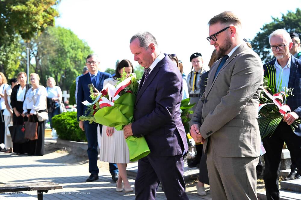 Uroczystość oznaczenia grobu śp. Edmunda Małeckiego znakiem pamięci „Tobie Polsko”. Fot.: Aleksandra Kalka-Kopydłowska (Urząd Miasta Inowrocławia)