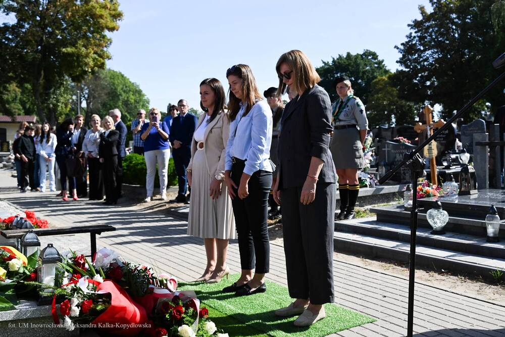 Uroczystość oznaczenia grobu śp. Edmunda Małeckiego znakiem pamięci „Tobie Polsko”. Fot.: Aleksandra Kalka-Kopydłowska (Urząd Miasta Inowrocławia)