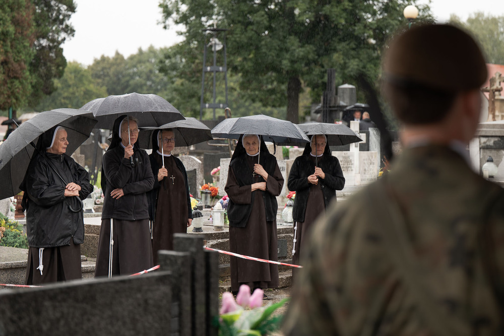 Uroczystość oznaczenia grobu powstańca śląskiego Leopoldyny Staweckiej znakiem pamięci „Tobie Polsko”. Fot.: IPN Krzysztof Łojko