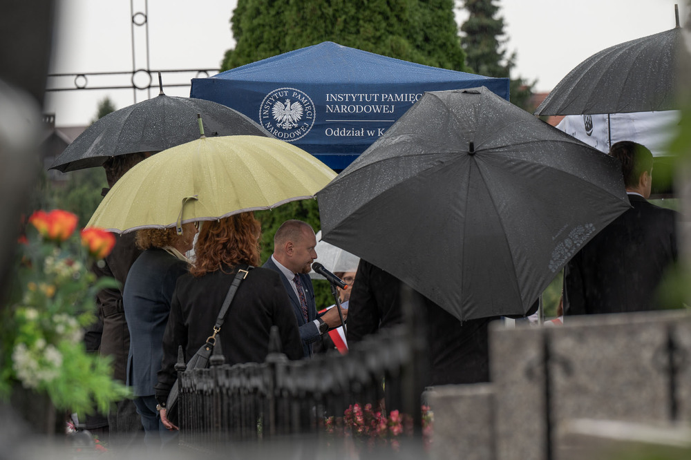 Uroczystość oznaczenia grobu powstańca śląskiego Leopoldyny Staweckiej znakiem pamięci „Tobie Polsko”. Fot.: IPN Krzysztof Łojko