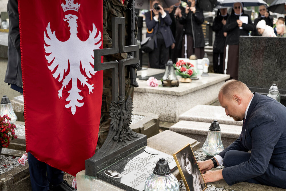 Uroczystość oznaczenia grobu powstańca śląskiego Leopoldyny Staweckiej znakiem pamięci „Tobie Polsko”. Fot.: IPN Krzysztof Łojko