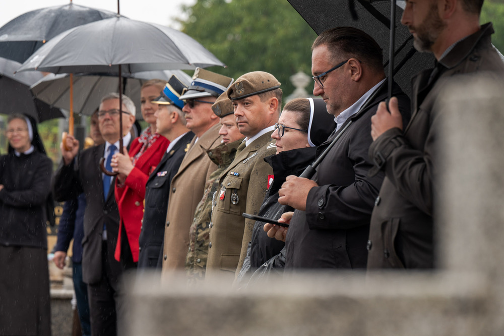 Uroczystość oznaczenia grobu powstańca śląskiego Leopoldyny Staweckiej znakiem pamięci „Tobie Polsko”. Fot.: IPN Krzysztof Łojko