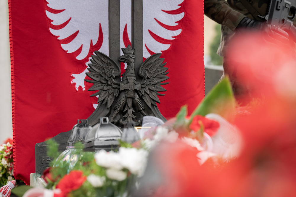 Uroczystość oznaczenia grobu powstańca śląskiego Leopoldyny Staweckiej znakiem pamięci „Tobie Polsko”. Fot.: IPN Krzysztof Łojko