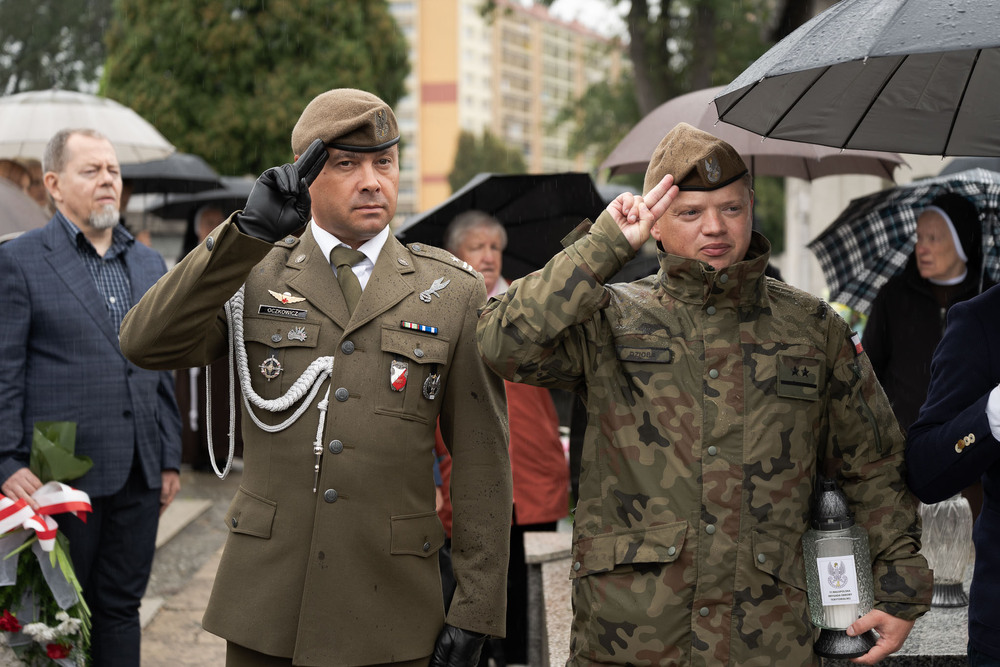 Uroczystość oznaczenia grobu powstańca śląskiego Leopoldyny Staweckiej znakiem pamięci „Tobie Polsko”. Fot.: IPN Krzysztof Łojko
