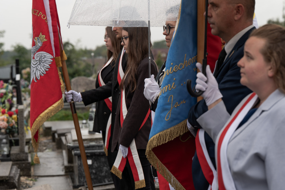 Uroczystość oznaczenia grobu powstańca śląskiego Leopoldyny Staweckiej znakiem pamięci „Tobie Polsko”. Fot.: IPN Krzysztof Łojko