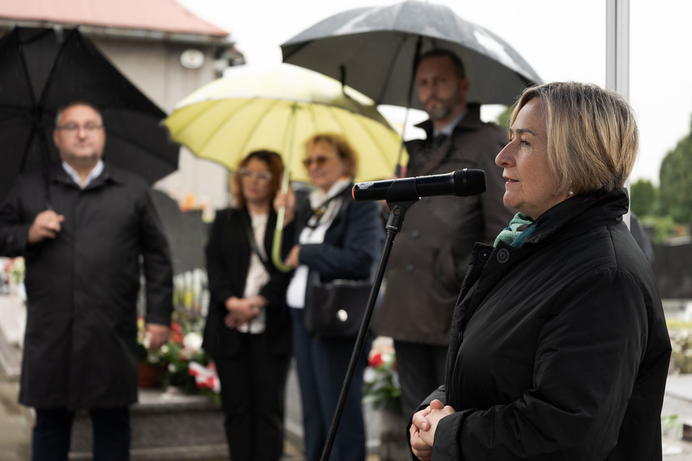 Uroczystość oznaczenia grobu powstańca śląskiego Leopoldyny Staweckiej znakiem pamięci „Tobie Polsko”. Fot.: IPN Krzysztof Łojko