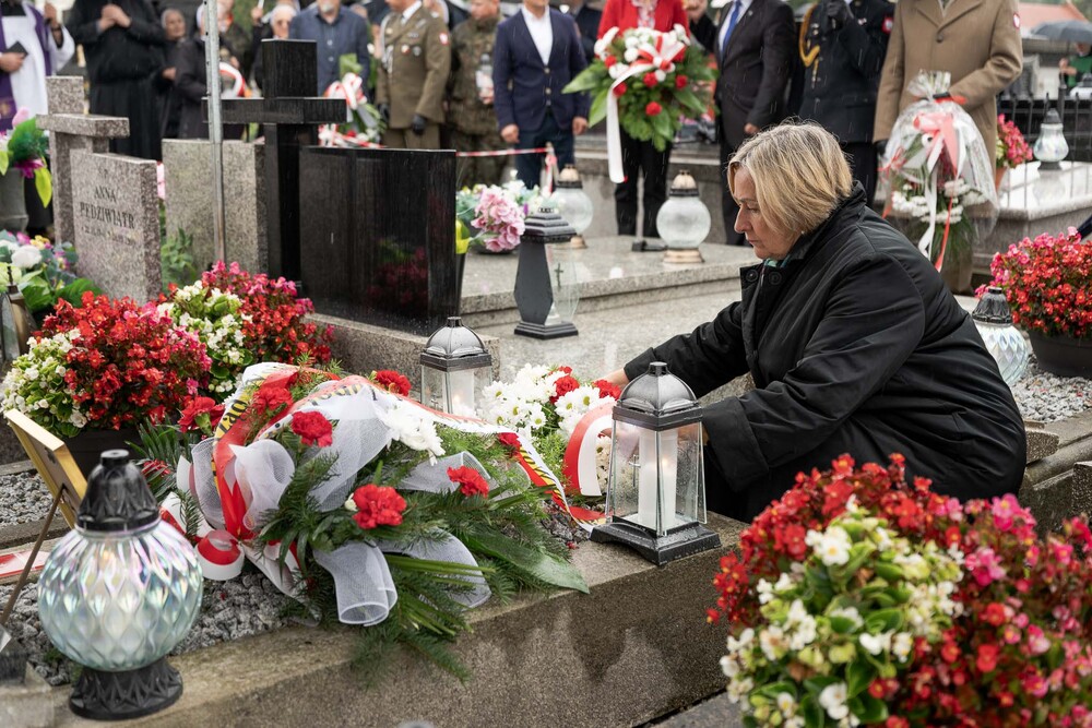 Uroczystość oznaczenia grobu powstańca śląskiego Leopoldyny Staweckiej znakiem pamięci „Tobie Polsko”. Fot.: IPN Krzysztof Łojko