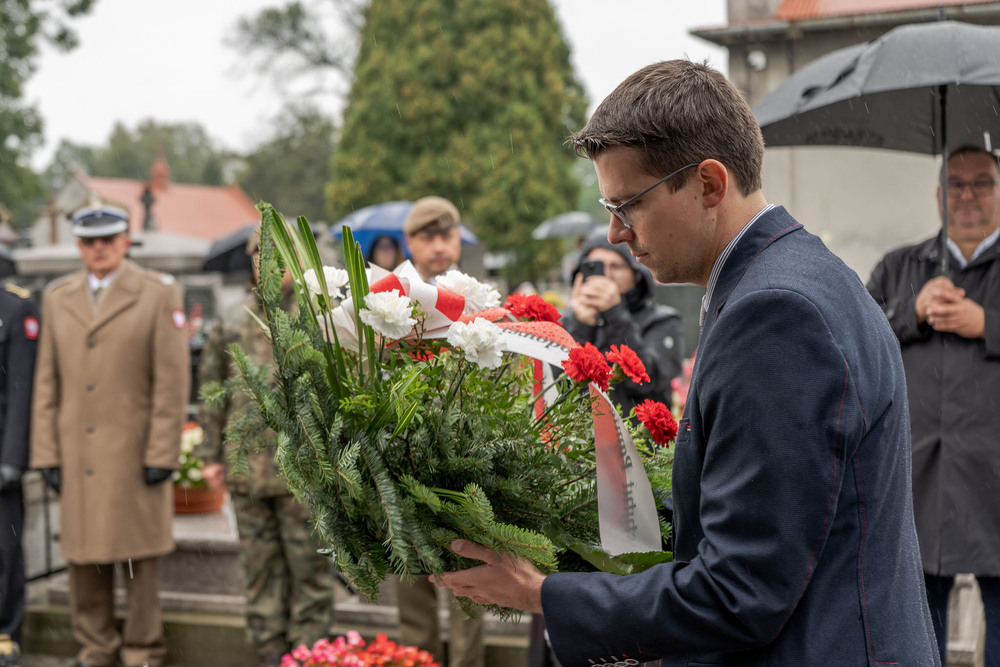 Uroczystość oznaczenia grobu powstańca śląskiego Leopoldyny Staweckiej znakiem pamięci „Tobie Polsko”. Fot.: IPN Krzysztof Łojko