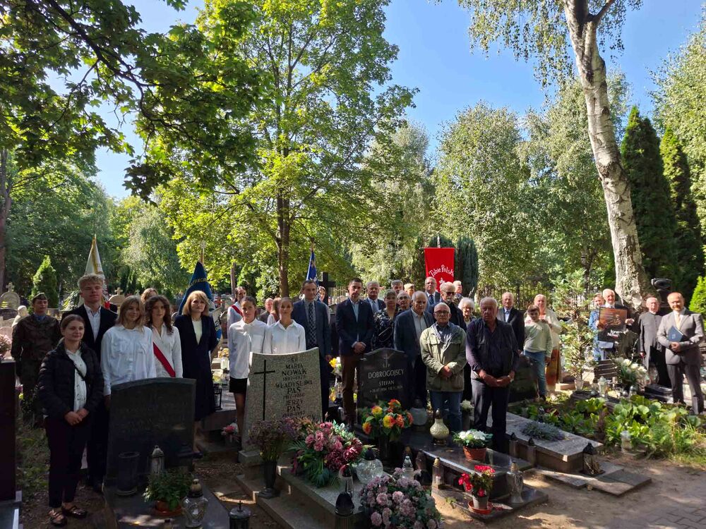 Uroczystość oznaczenia grobu dr. Ignacego Nowaka znakiem pamięci ,,Tobie Polsko” – Poznań, 15 września 2026. Fot.: dr Kacper Awzan, Oddział IPN w Poznaniu.