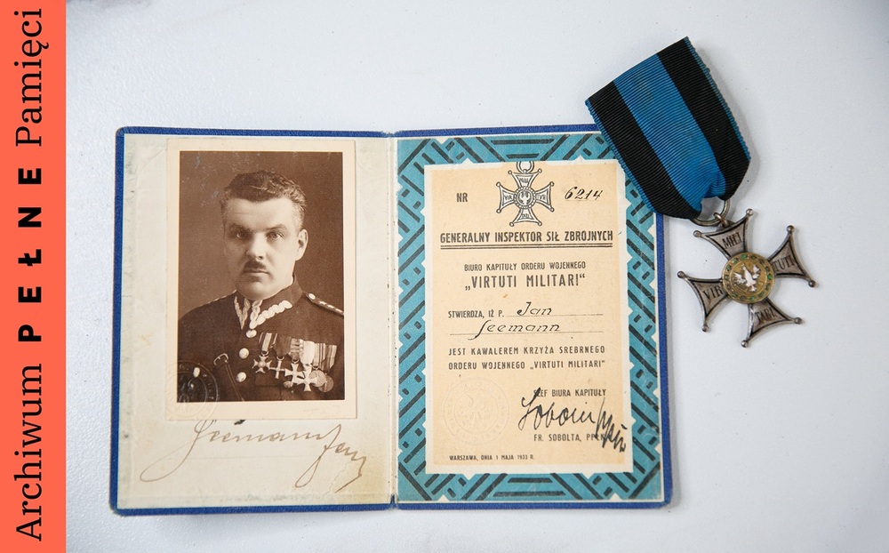 Legitymacja i Order Wojenny Virtuti Militari 5 kl. przyznany Janowi Seemannowi, IPN Ka 1106/5
