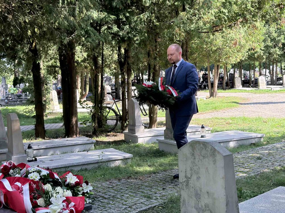 Uroczystość oznaczenia grobu powstańca śląskiego kpt. Pawła Cymsa znakiem pamięci „Tobie Polsko”. Fot.: Monika Fifer, Urząd Miasta Gniezna