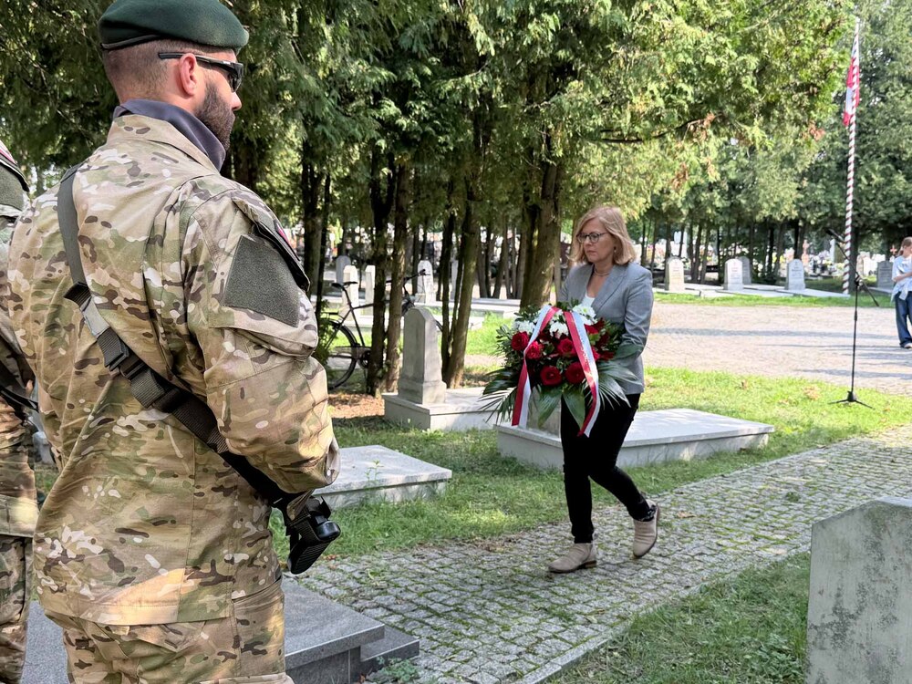 Uroczystość oznaczenia grobu powstańca śląskiego kpt. Pawła Cymsa znakiem pamięci „Tobie Polsko”. Fot.: Monika Fifer, Urząd Miasta Gniezna