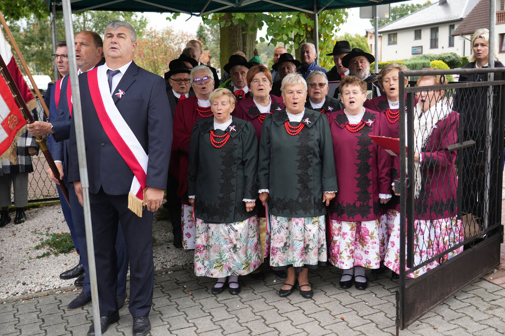 Uroczystość oznaczenia grobu powstańca śląskiego Waleriana Fajfera znakiem pamięci „Tobie Polsko”. Fot.: Ariel Brończyk
