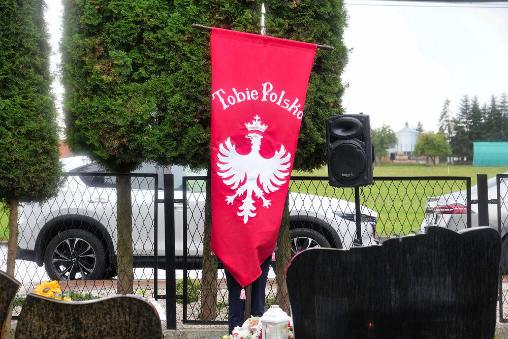 Uroczystość oznaczenia grobu powstańca śląskiego Waleriana Fajfera znakiem pamięci „Tobie Polsko”. Fot.: Ariel Brończyk
