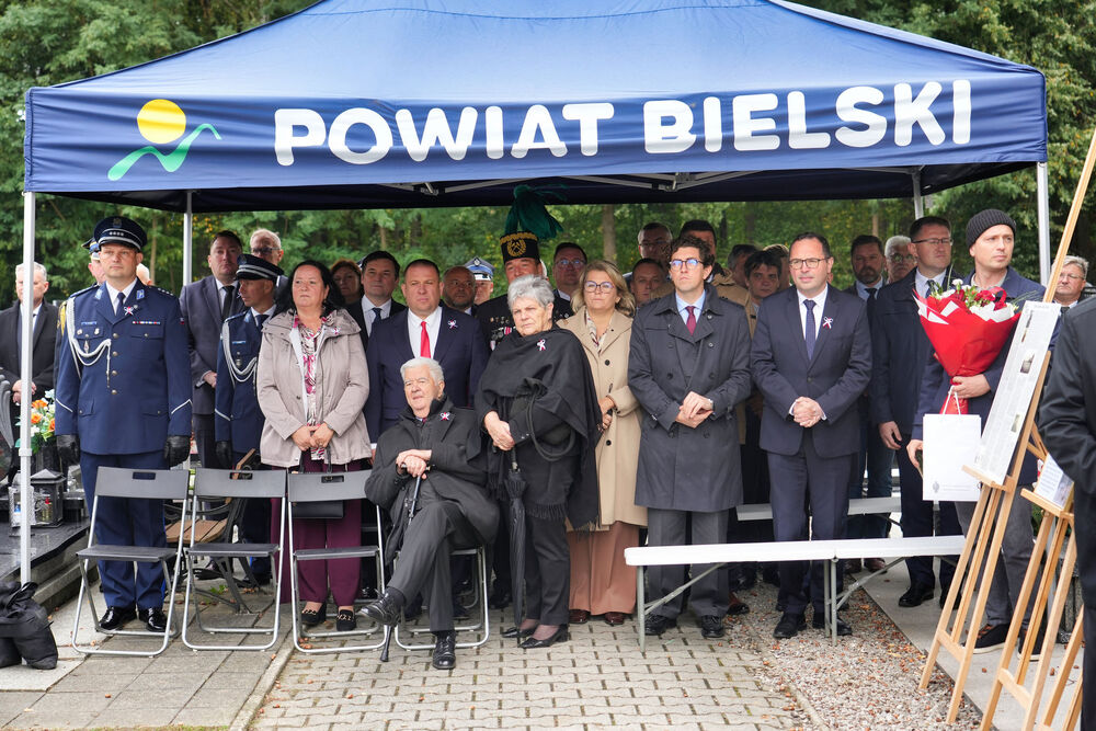 Uroczystość oznaczenia grobu powstańca śląskiego Waleriana Fajfera znakiem pamięci „Tobie Polsko”. Fot.: Ariel Brończyk