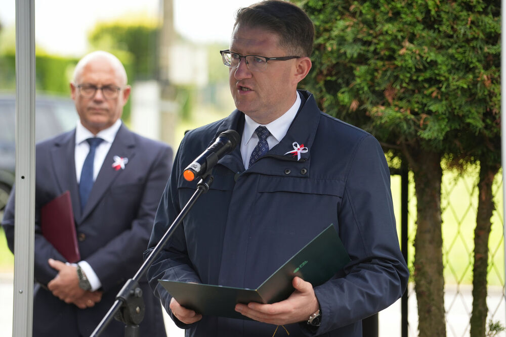 Uroczystość oznaczenia grobu powstańca śląskiego Waleriana Fajfera znakiem pamięci „Tobie Polsko”. Fot.: Ariel Brończyk