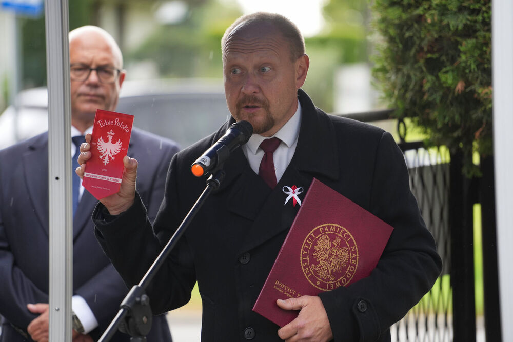 Uroczystość oznaczenia grobu powstańca śląskiego Waleriana Fajfera znakiem pamięci „Tobie Polsko”. Fot.: Ariel Brończyk