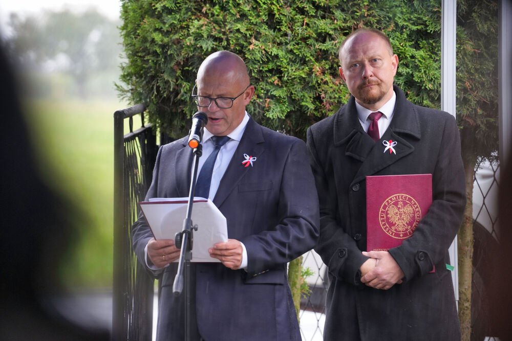 Uroczystość oznaczenia grobu powstańca śląskiego Waleriana Fajfera znakiem pamięci „Tobie Polsko”. Fot.: Ariel Brończyk