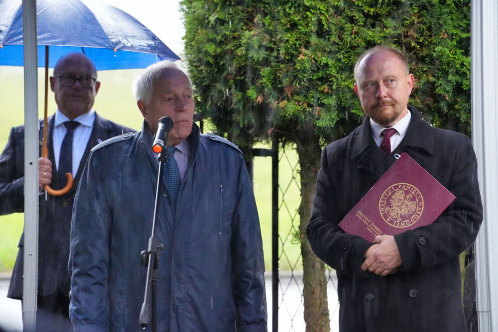 Uroczystość oznaczenia grobu powstańca śląskiego Waleriana Fajfera znakiem pamięci „Tobie Polsko”. Fot.: Ariel Brończyk