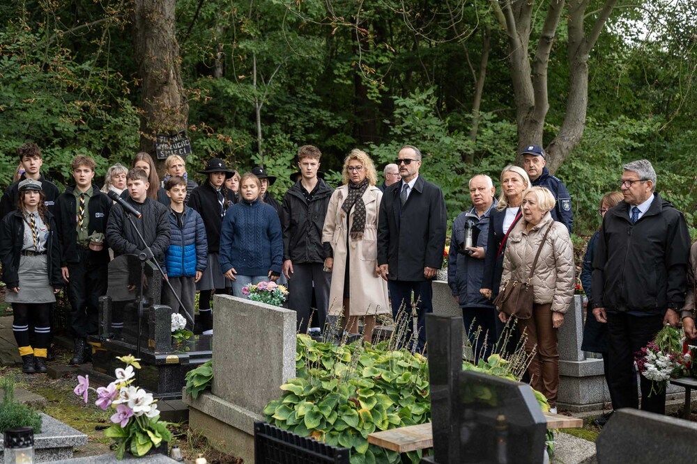 Uroczystość oznaczenia grobu powstańca śląskiego śp. Augustyna Feliksa znakiem pamięci „Tobie Polsko”. Fot.: IPN Krzysztof Łojko