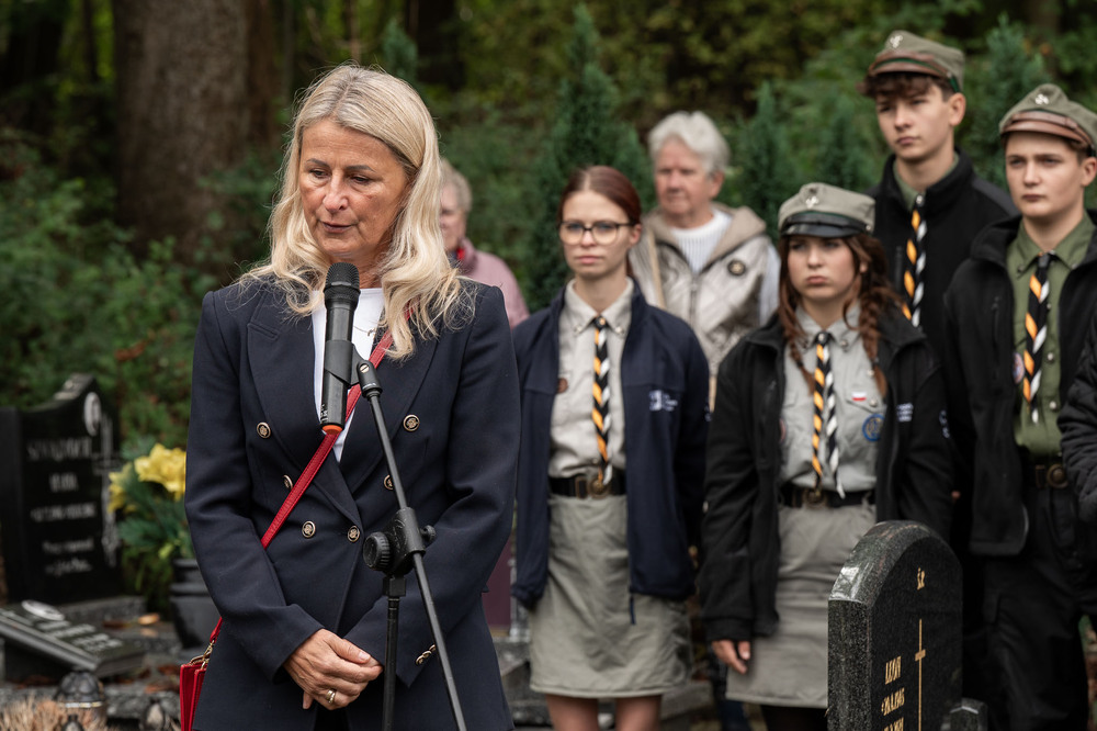Uroczystość oznaczenia grobu powstańca śląskiego śp. Augustyna Feliksa znakiem pamięci „Tobie Polsko”. Fot.: IPN Krzysztof Łojko
